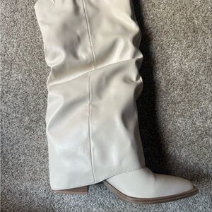 Elegant Cream Women's Boots